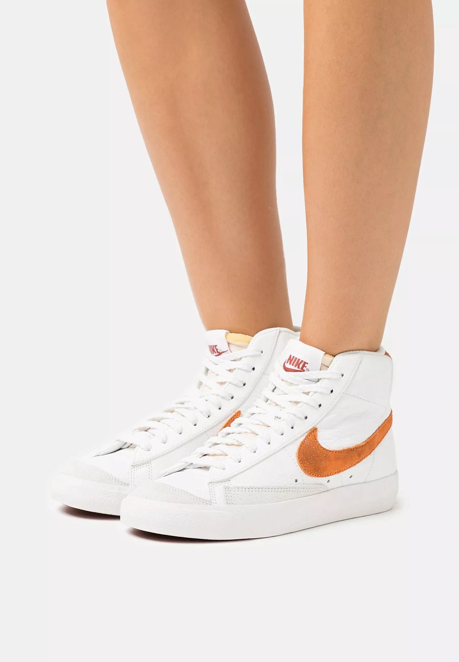 Фото № 4 с приближением к товару «‎BLAZER MID ´77»