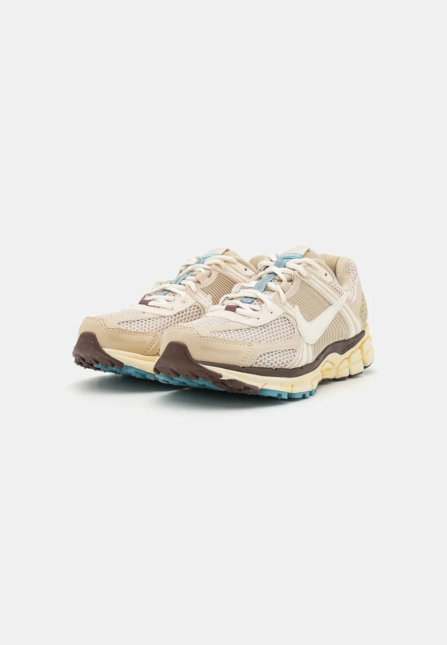 Фото № 4 с приближением к товару «‎ZOOM VOMERO 5»