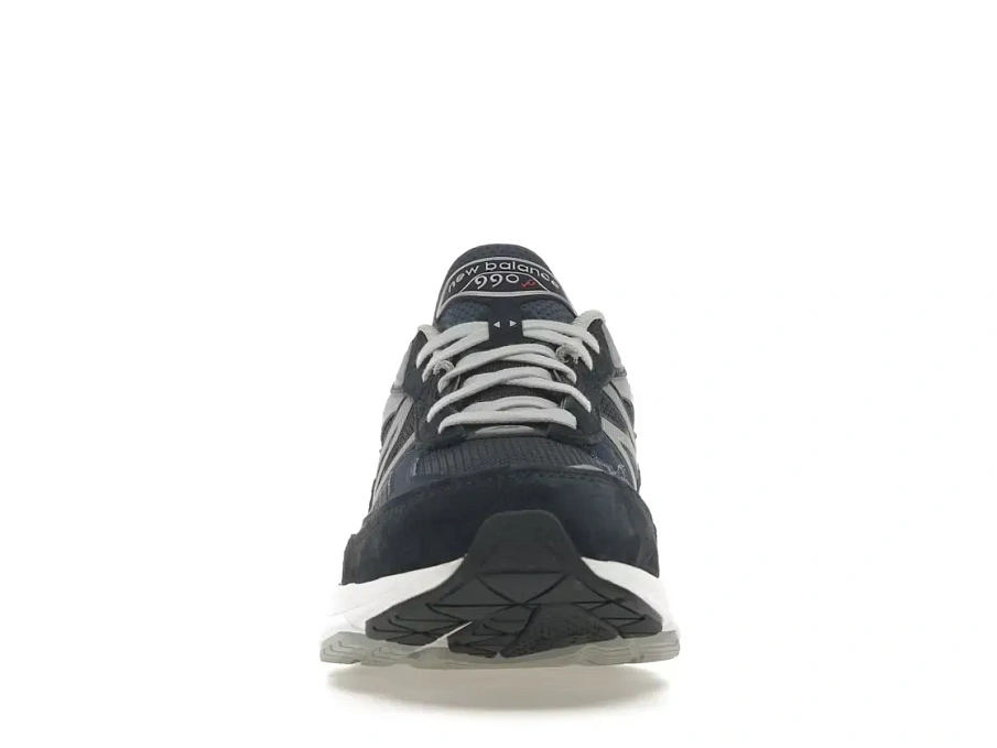 Фото № 2 с приближением к товару «‎New Balance 990v6»
