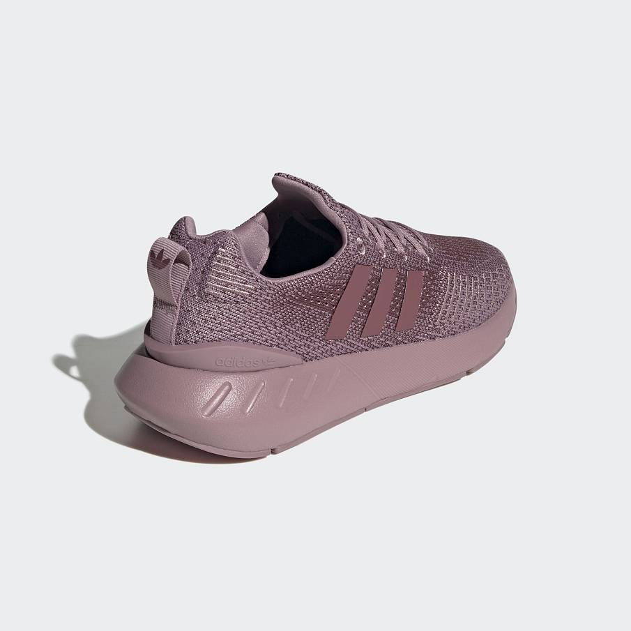 Фото № 4 с приближением к товару «‎Adidas Swift 22 »