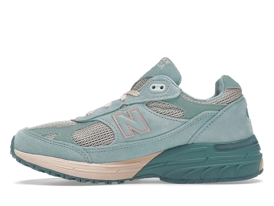 Фото № 3 с приближением к товару «‎New Balance 993»