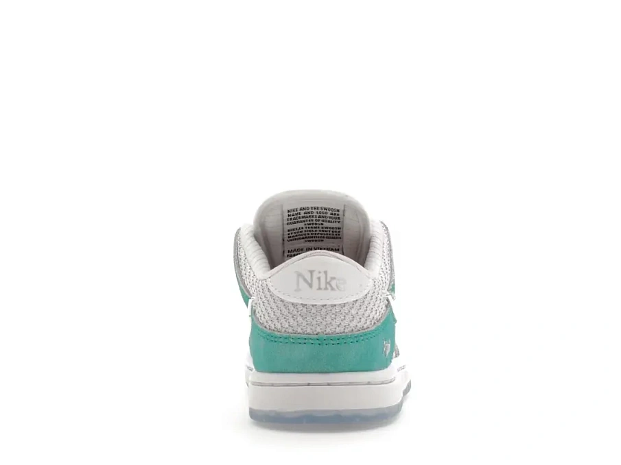 Фото № 4 с приближением к товару «‎Nike SB Dunk Low»