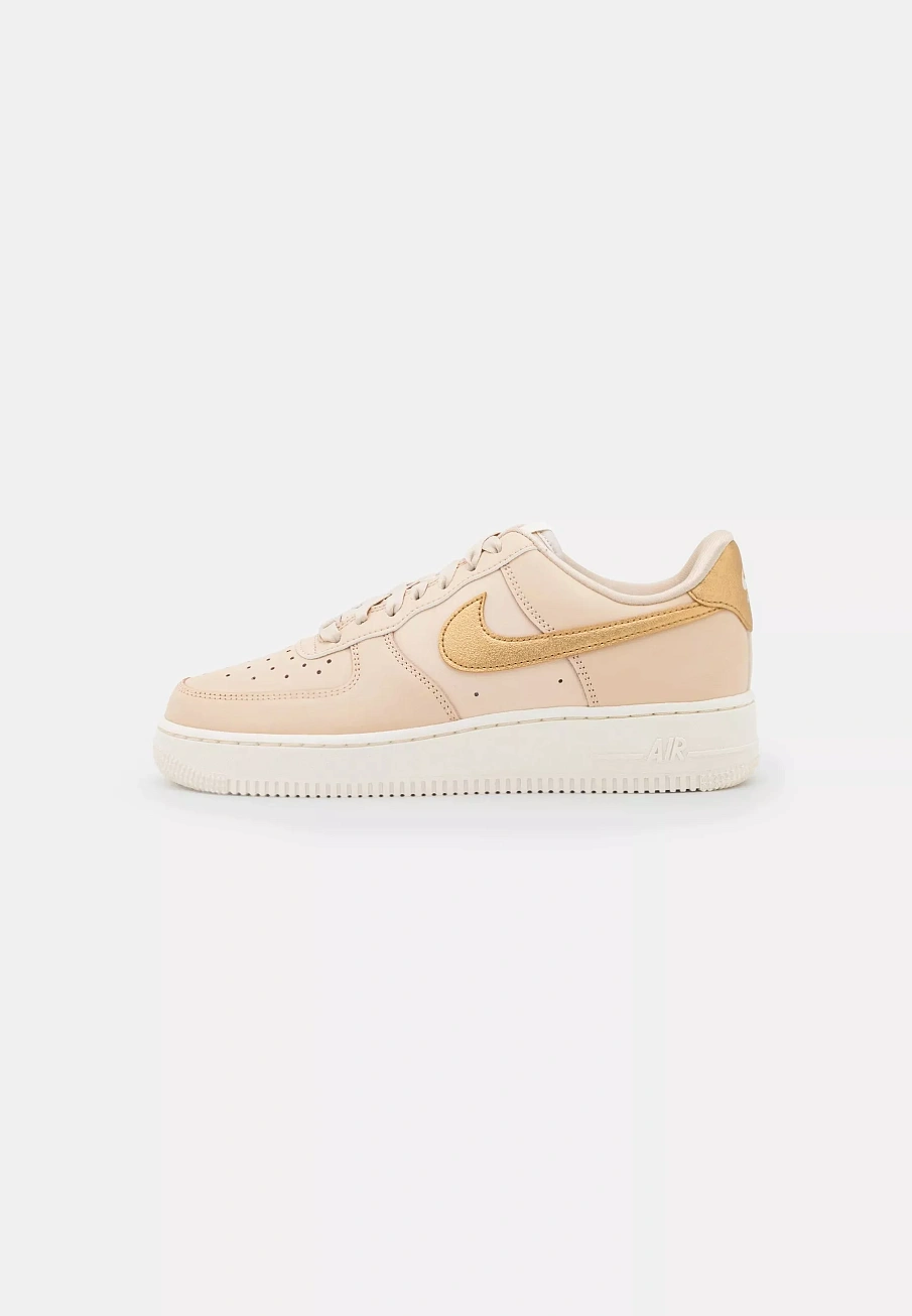 Фото № 1 с приближением к товару «‎W AIR FORCE 1 07 ESS TRND»