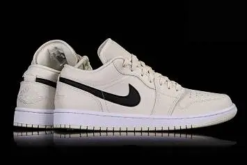 Nike Air Jordan 1 Retro Se Wmns Coconut Milk  - 5