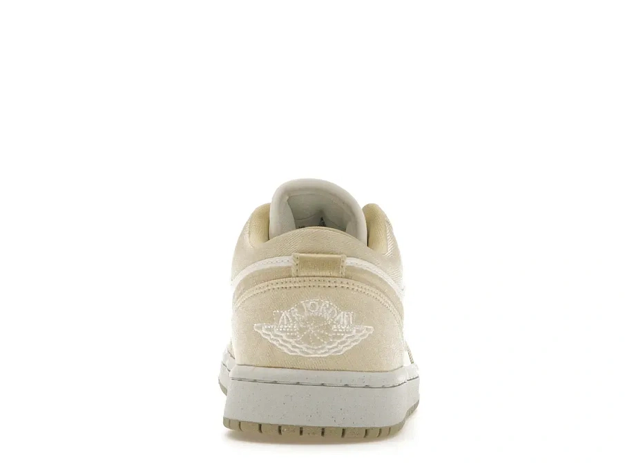 Фото № 4 с приближением к товару «‎Jordan 1 Low SE Team Gold »