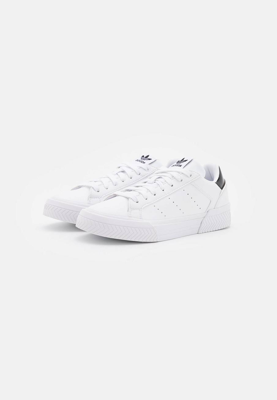 Фото № 3 с приближением к товару «‎Adidas Court Tourino »
