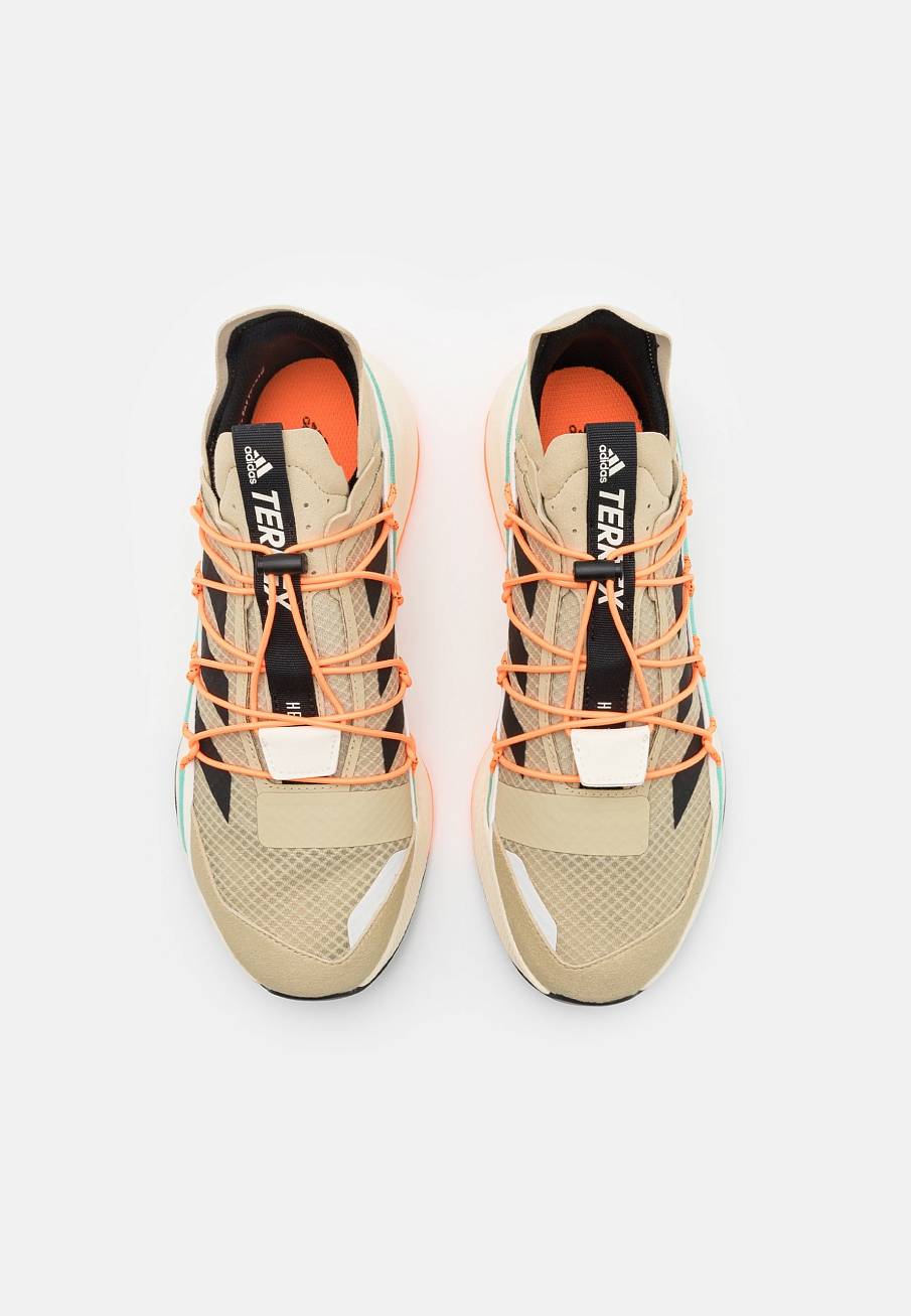 Фото № 4 с приближением к товару «‎Adidas Terrex Voyager»