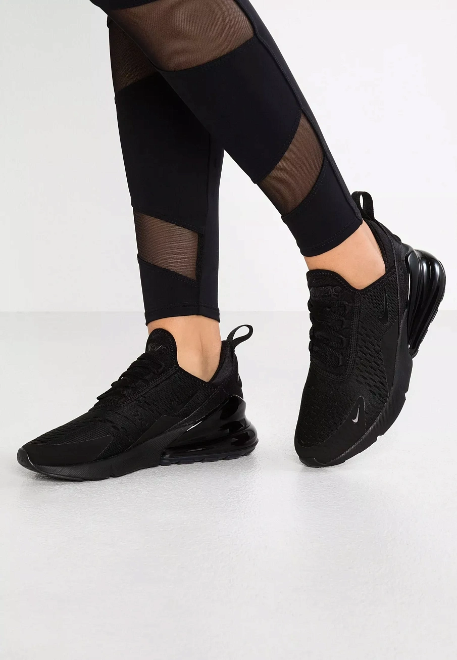 Фото № 2 с приближением к товару «‎AIR MAX 270»