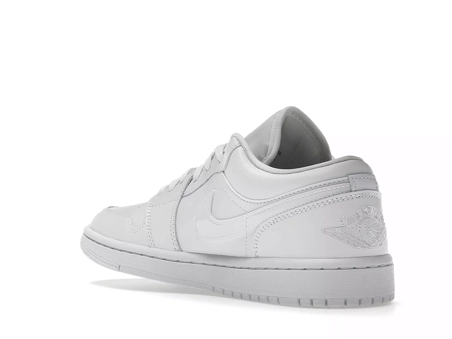 Фото № 3 с приближением к товару «‎Jordan 1 Low Triple White (2022) »