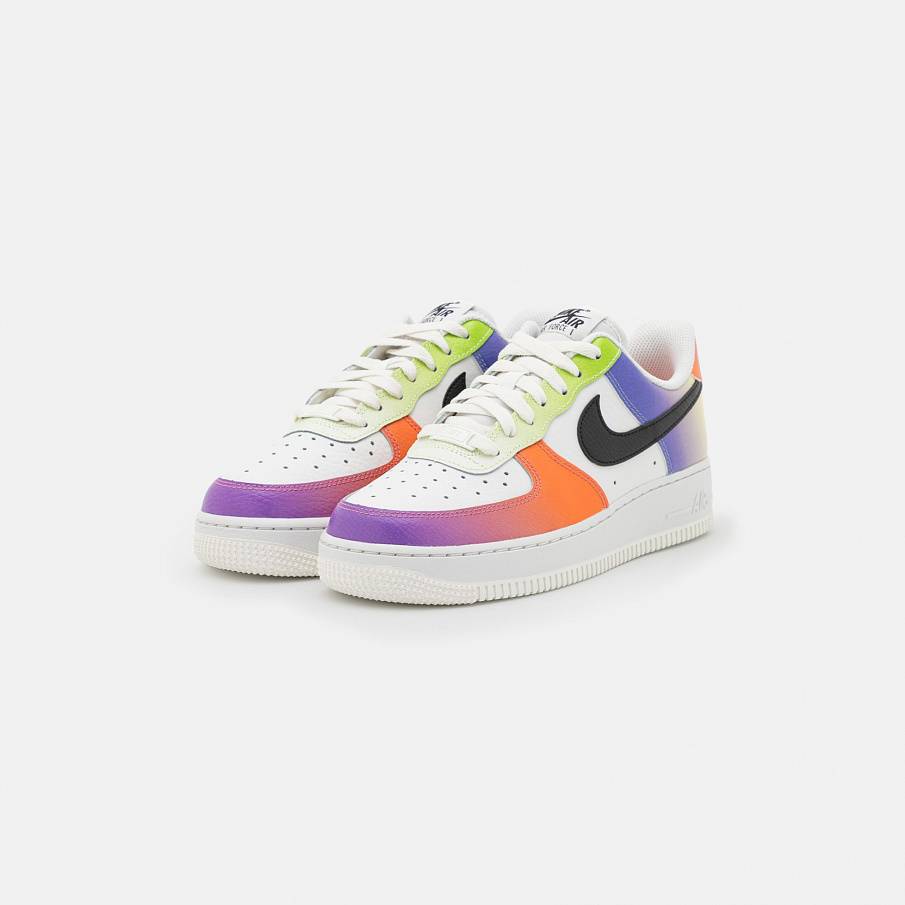 Фото № 2 с приближением к товару «‎Nike Air Force 1 »