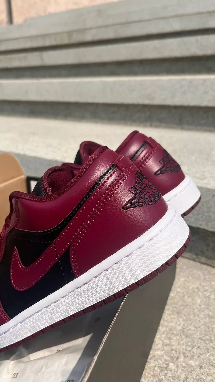 Фото № 3 с приближением к товару «‎Air Jordan 1 Low (DC0774-006)»