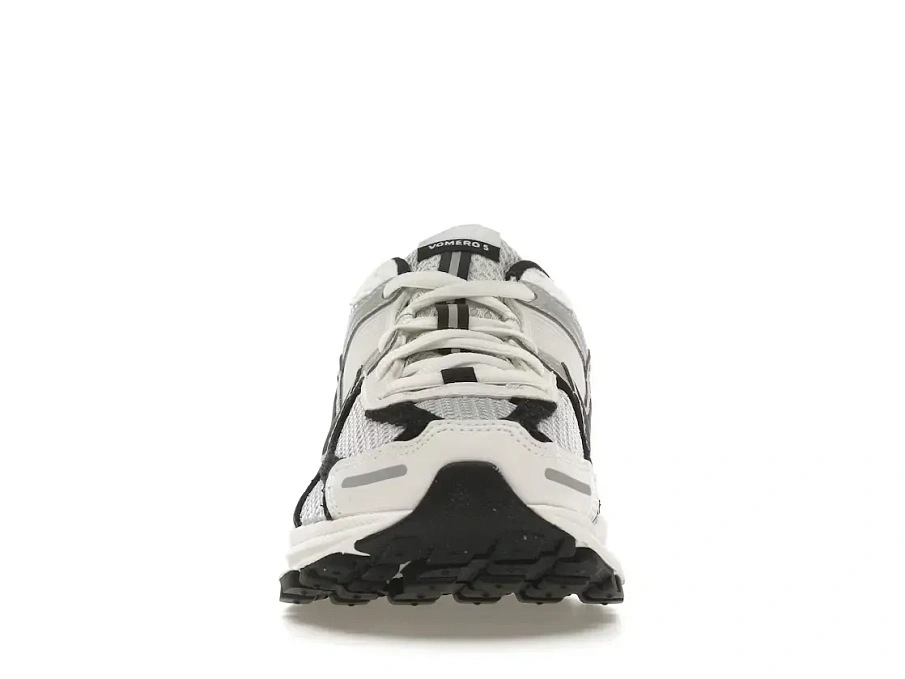 Фото № 2 с приближением к товару «‎Nike Zoom Vomero 5»