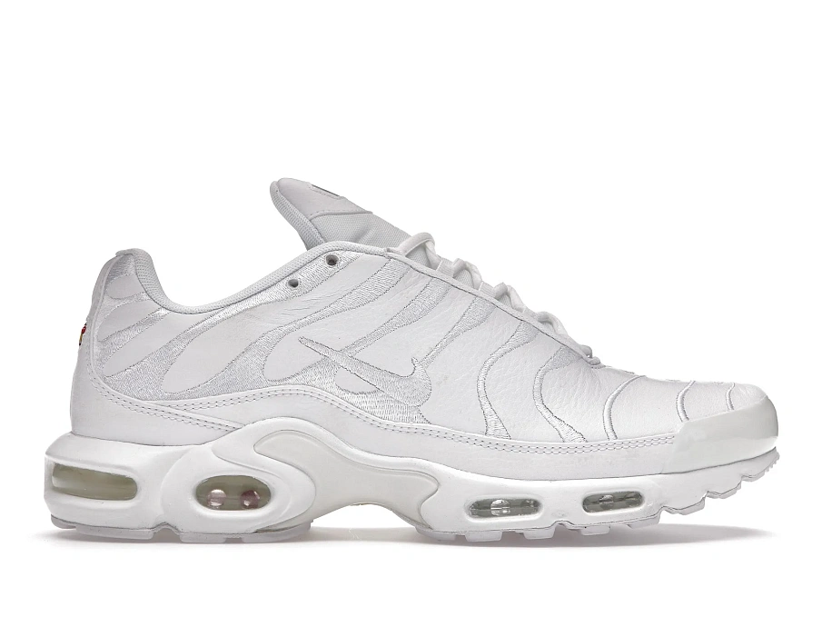 Фото № 1 с приближением к товару «‎Nike Air Max Plus Triple White»