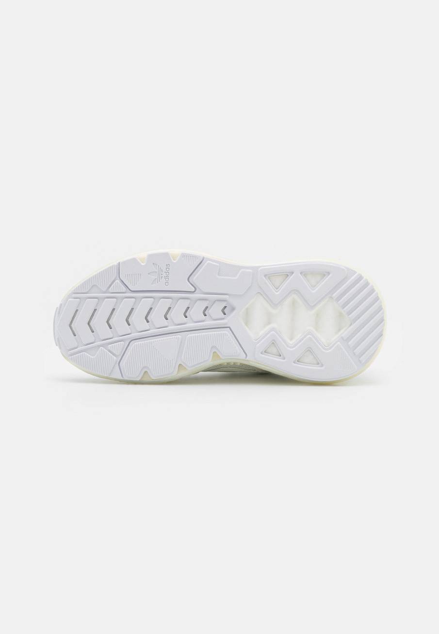 Фото № 5 с приближением к товару «‎Adidas ZX 5K Boost »