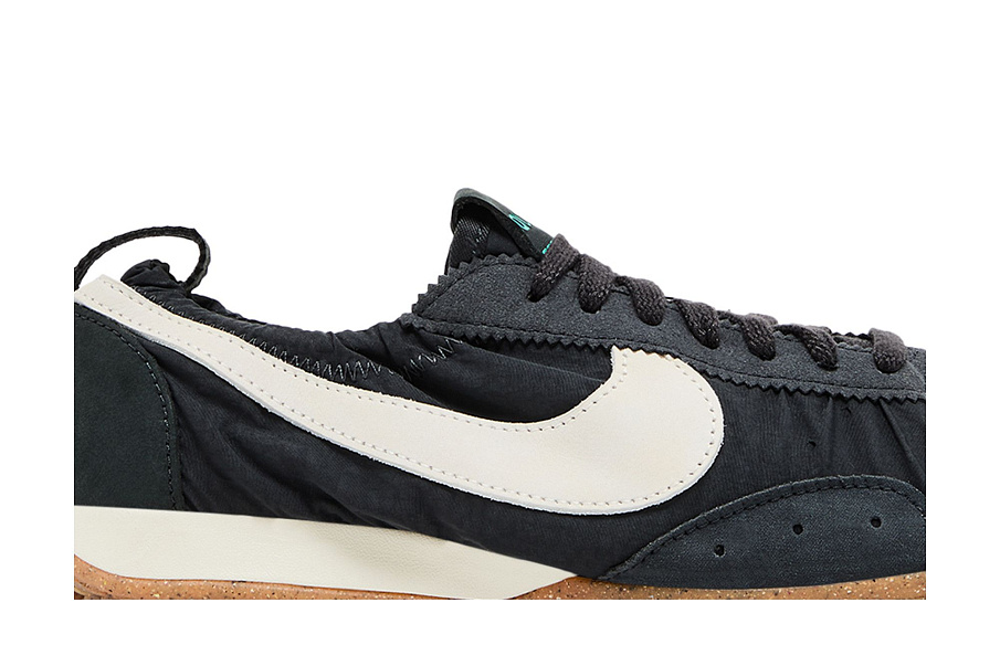 Фото № 3 с приближением к товару «‎Jacquemus x Nike Women's Moon Shoe SP Off Noir»