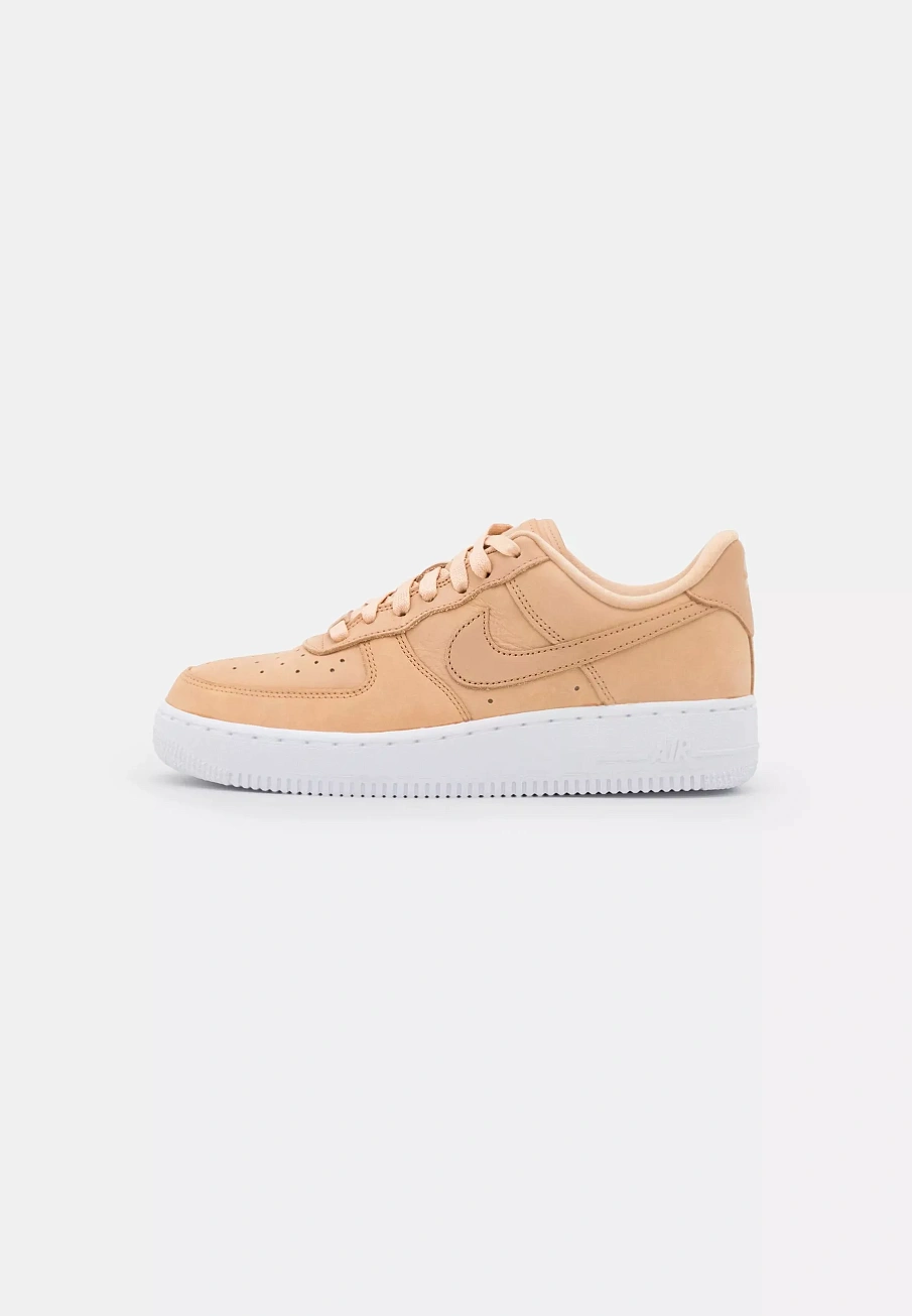 Фото № 4 с приближением к товару «‎NIKE AIR FORCE 1 PREMIUM»
