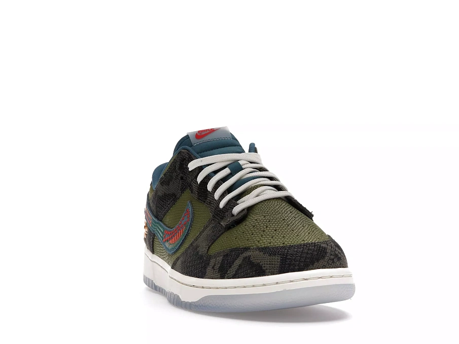 Фото № 1 с приближением к товару «‎Nike Dunk Low Siempre Familia»