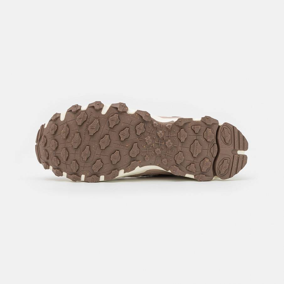 Фото № 5 с приближением к товару «‎Adidas Hyperturf »