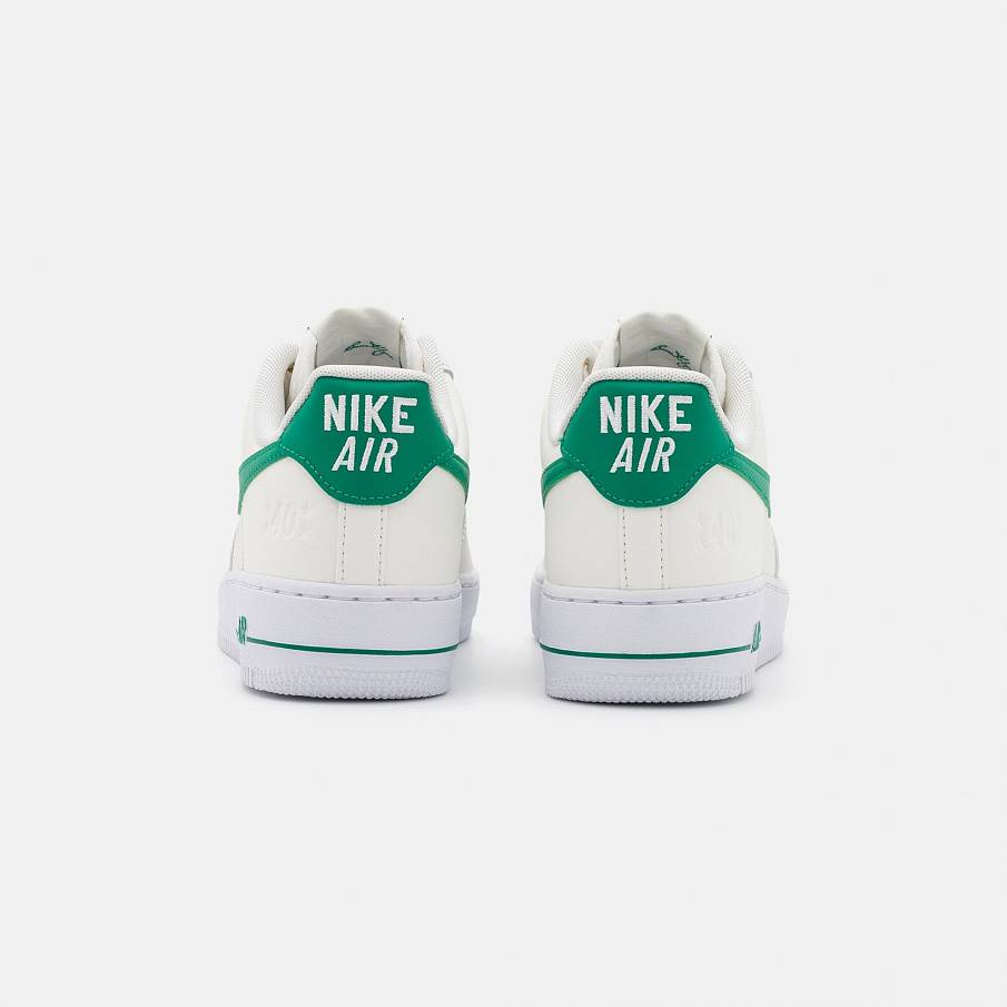 Фото № 3 с приближением к товару «‎Nike Wmns Air Force 1 07 SE Xcat »