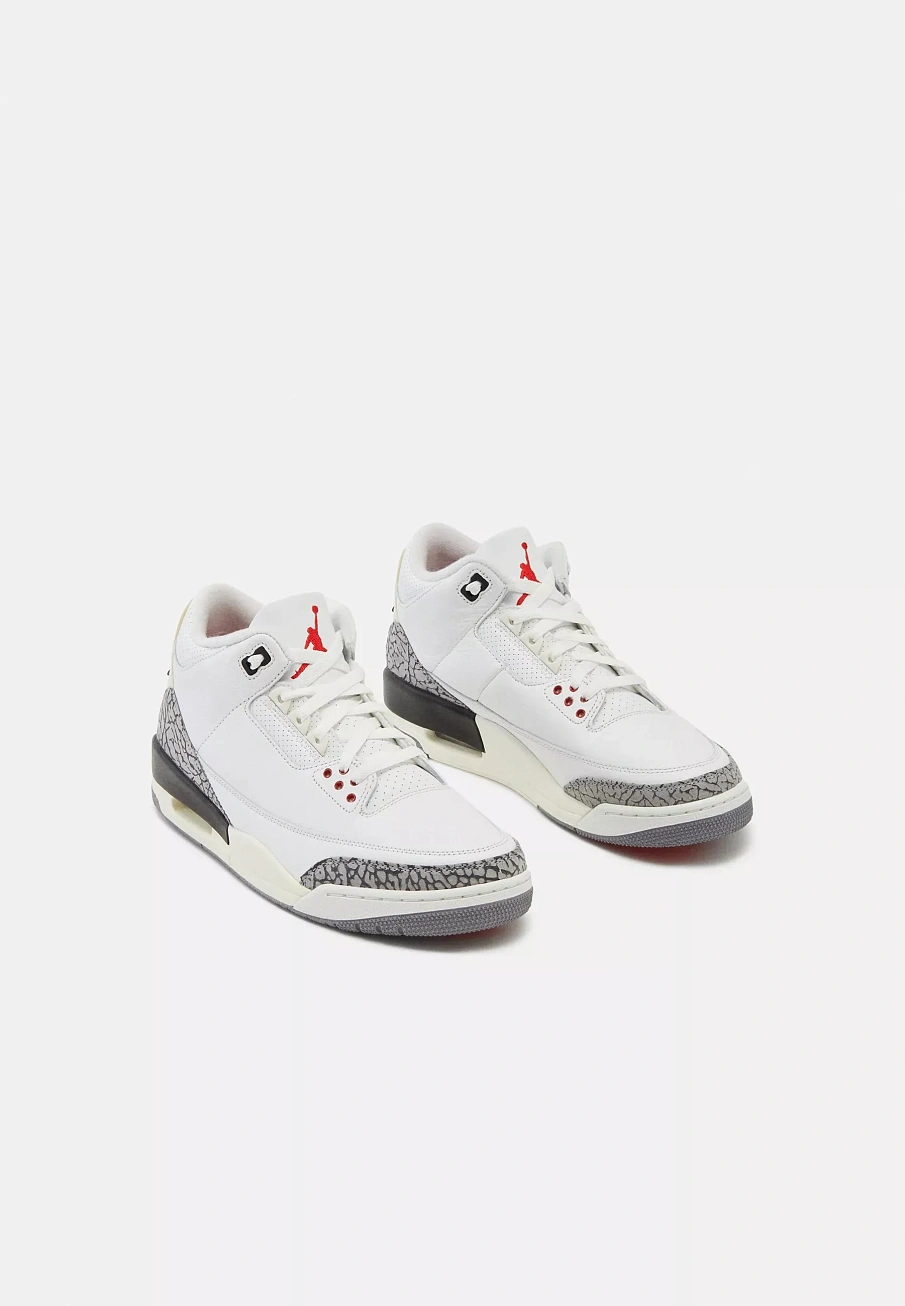 Фото № 1 с приближением к товару «‎AIR JORDAN 3 RETRO»