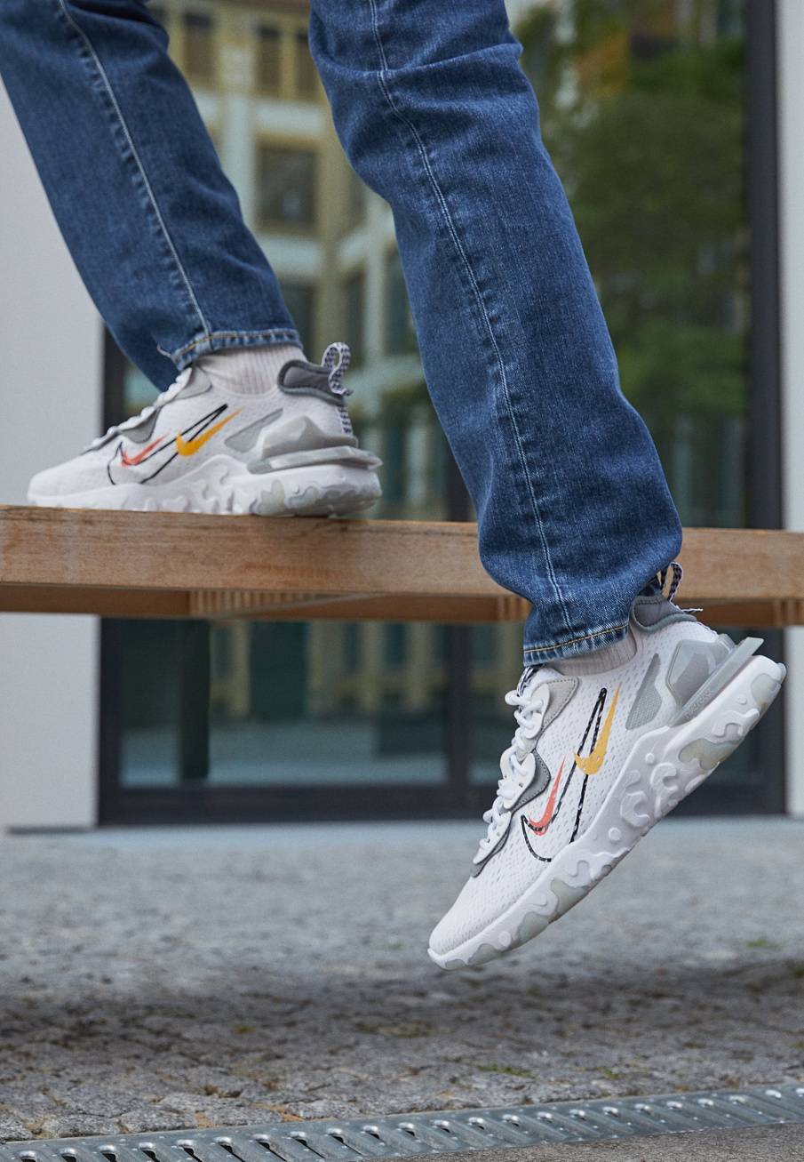 Фото № 5 с приближением к товару «‎Nike React Vision »