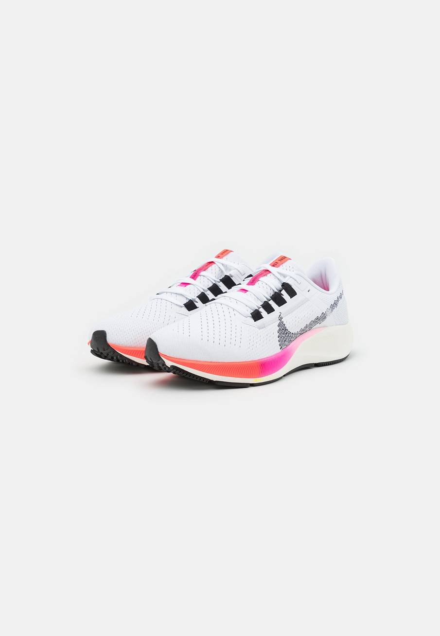 Фото № 2 с приближением к товару «‎Nike Air Zoom Pegasus 38»