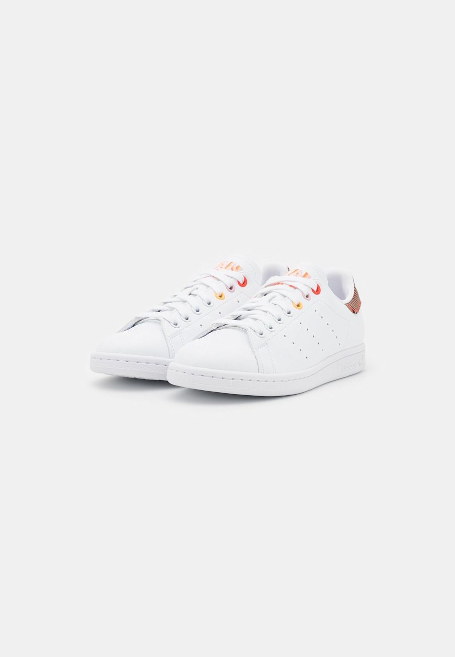 Фото № 3 с приближением к товару «‎Adidas Stan Smith »