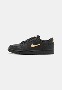 Фото № 1 с приближением к товару «‎AIR JORDAN 1 »