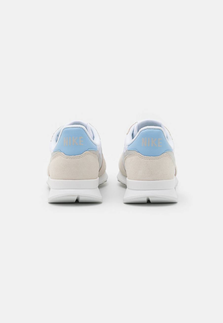 Фото № 3 с приближением к товару «‎Nike Internationalist »