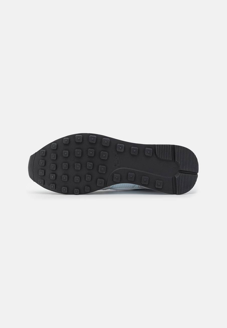Фото № 4 с приближением к товару «‎Nike Internationalist »