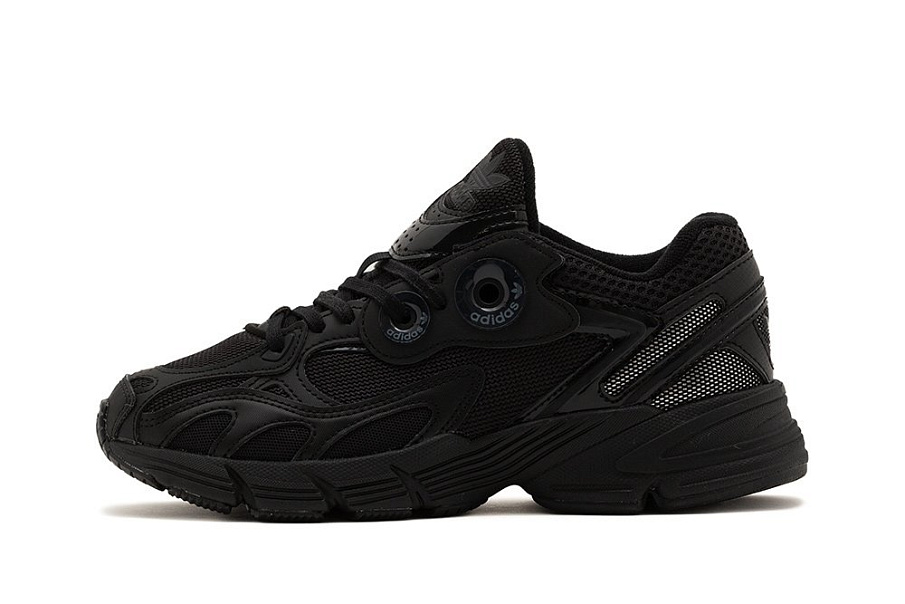 Фото № 2 с приближением к товару «‎Adidas Astir W»