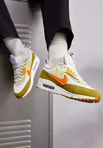 Фото № 2 с приближением к товару «‎AIR MAX 90 FUTURA»