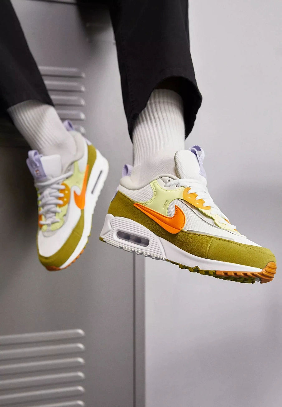 Фото № 2 с приближением к товару «‎AIR MAX 90 FUTURA»