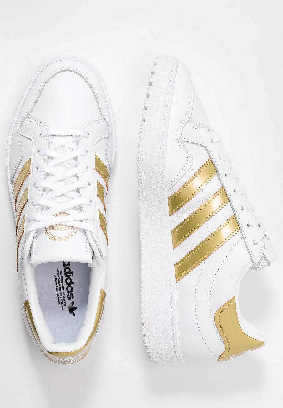 Фото № 4 с приближением к товару «‎Adidas Team Court »