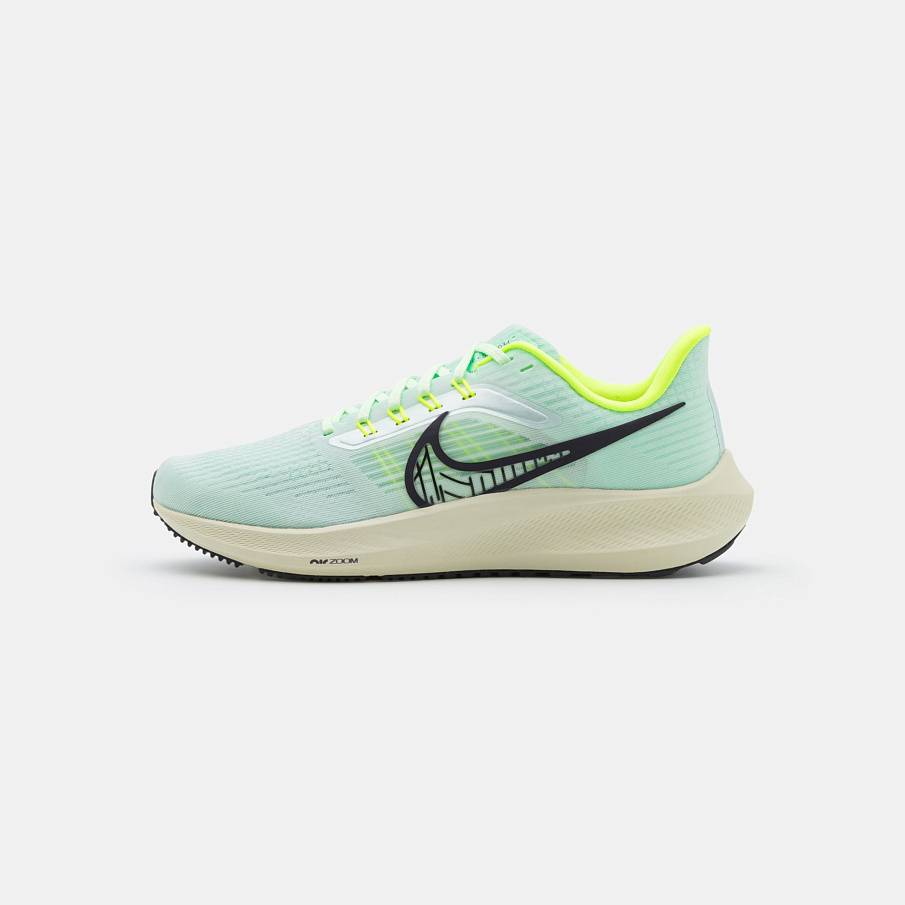 Фото № 1 с приближением к товару «‎Nike Air Zoom Pegasus 39»