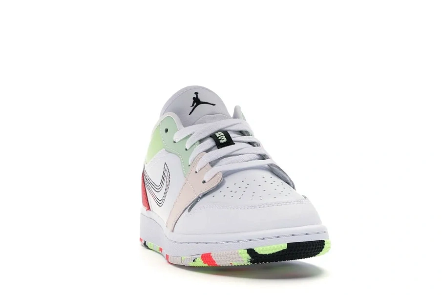 Фото № 2 с приближением к товару «‎Jordan 1 Low Glow-In-The-Dark »