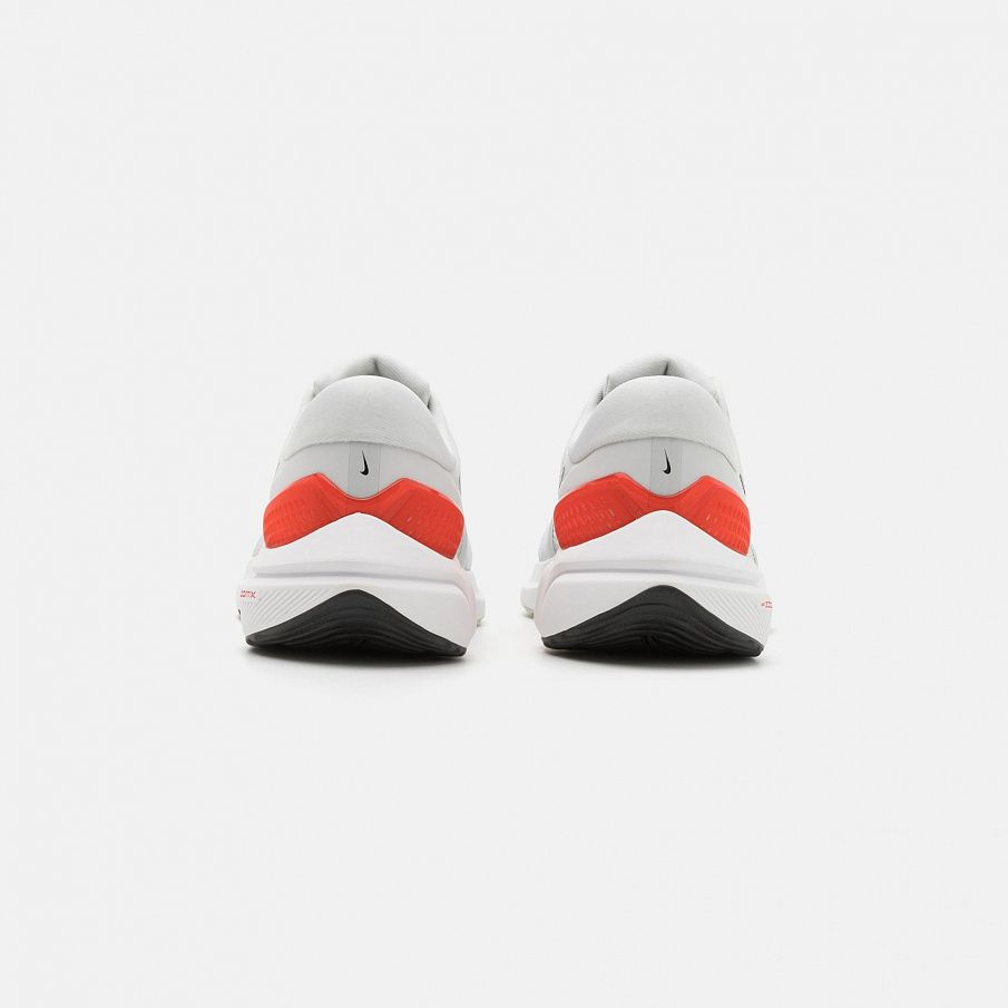 Фото № 3 с приближением к товару «‎Nike Air Zoom Vomero 16»