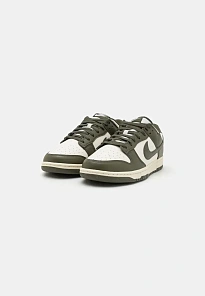Фото № 2 с приближением к товару «‎DUNK RETRO»
