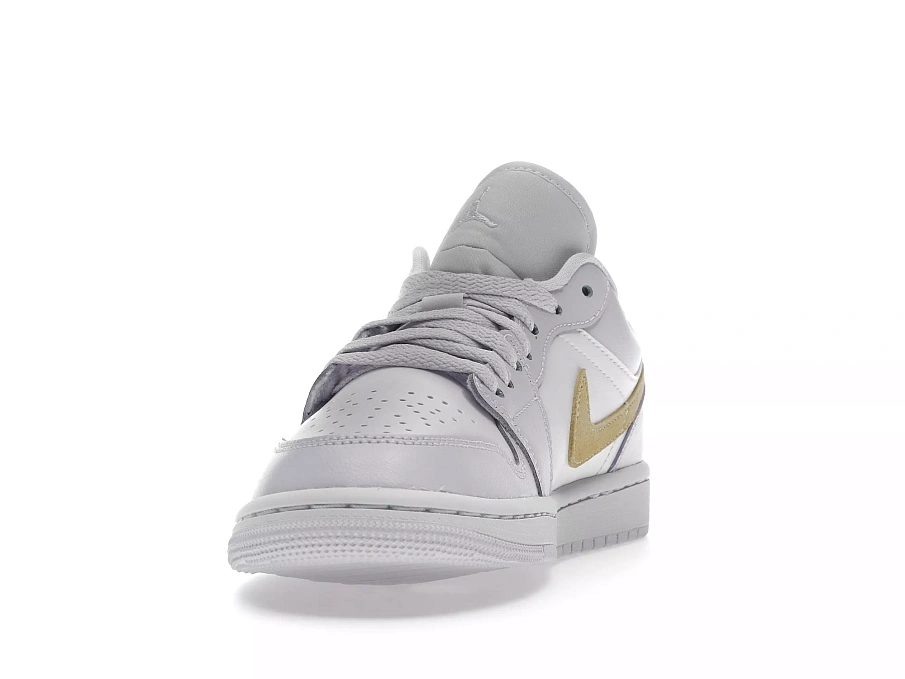 Фото № 5 с приближением к товару «‎Jordan 1 Low Barely Grape »