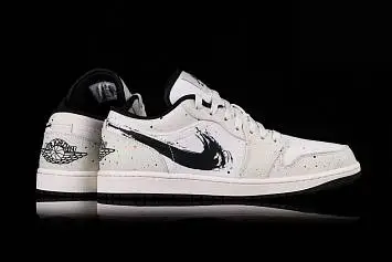 Nike Air Jordan 1 Retro SE Brushstroke Swoosh Paint Splatter  - 3