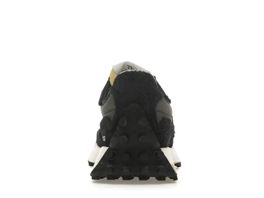 Фото № 4 с приближением к товару «‎New Balance 327»