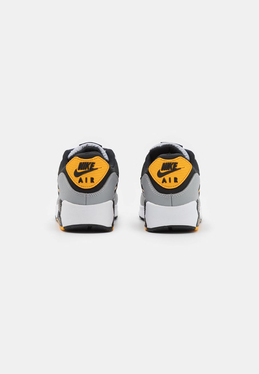 Фото № 3 с приближением к товару «‎Nike Air Max 90 »