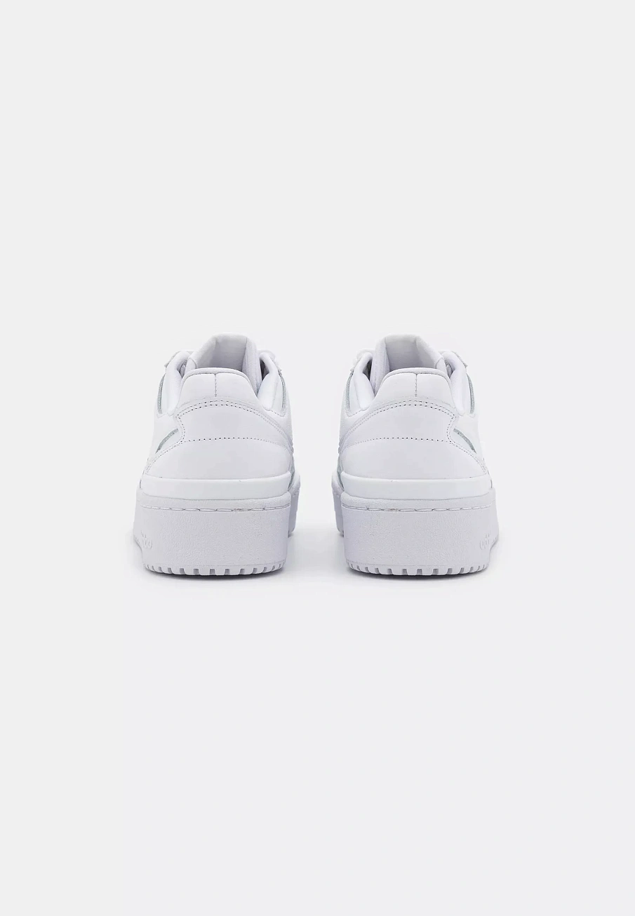 Фото № 3 с приближением к товару «‎FORUM BOLD STRIPES »
