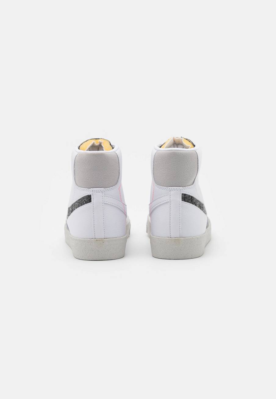 Фото № 5 с приближением к товару «‎Nike Blazer ’77 »