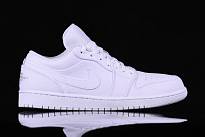 Фото № 2 с приближением к товару «‎Nike Air Jordan 1 Retro Triple »