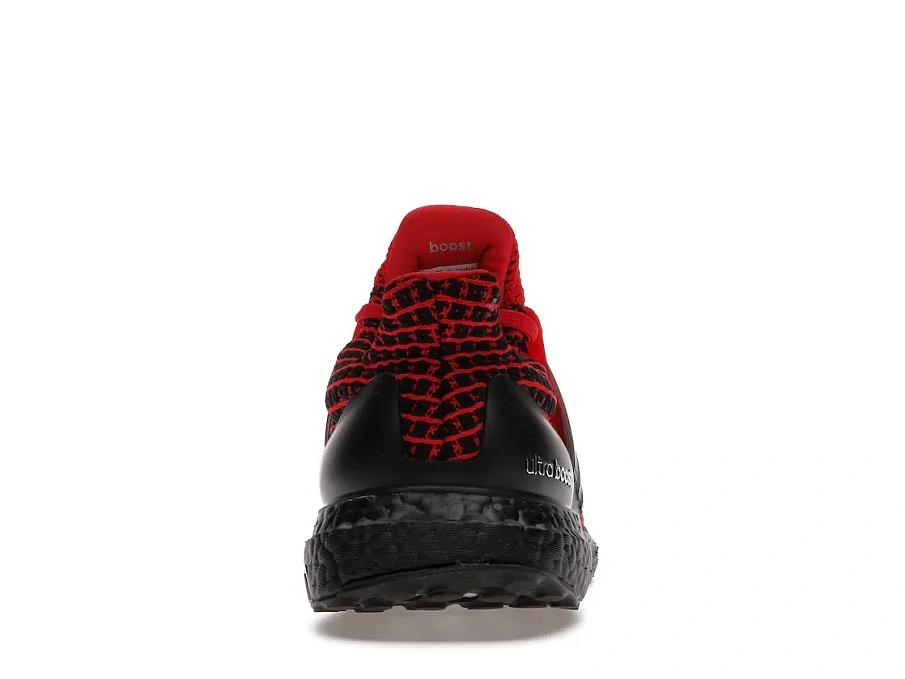 Фото № 4 с приближением к товару «‎adidas Ultra Boost 5.0 DNA Scarlet Black Gradient»