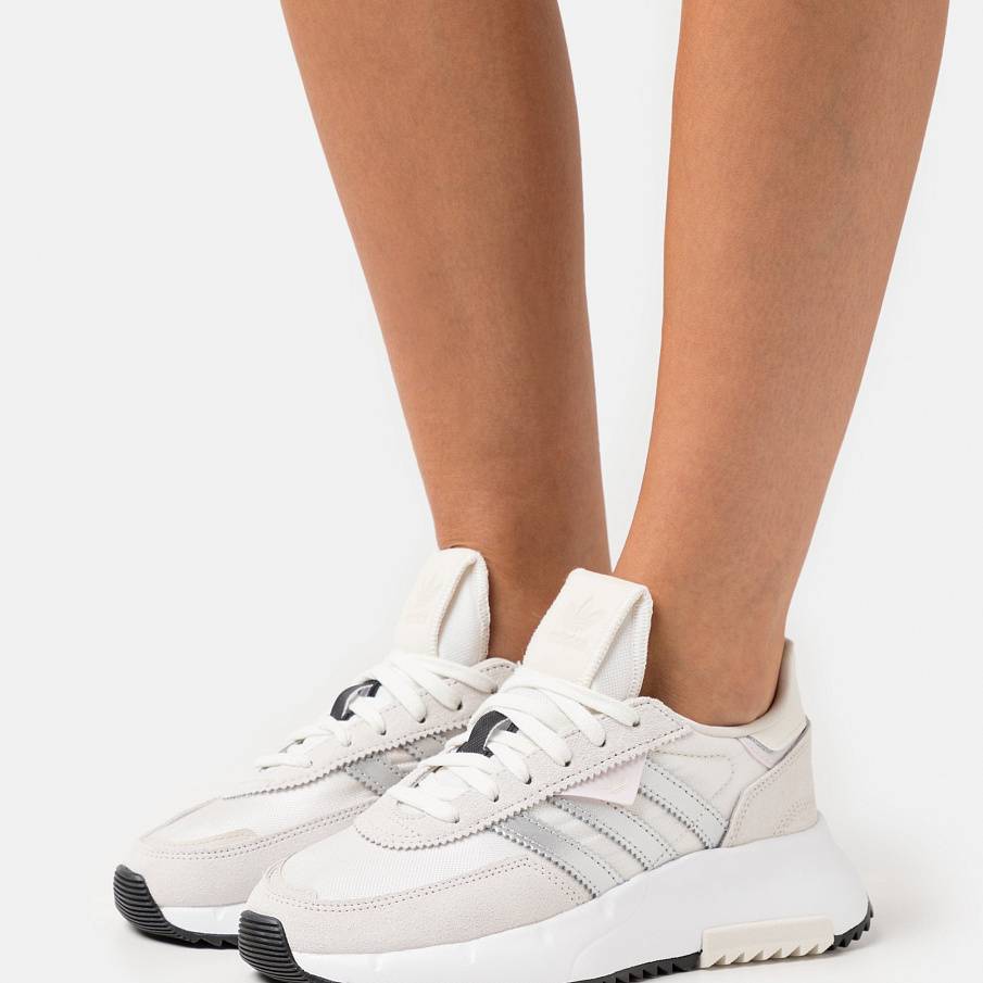 Фото № 2 с приближением к товару «‎Adidas Retropy F2 W »