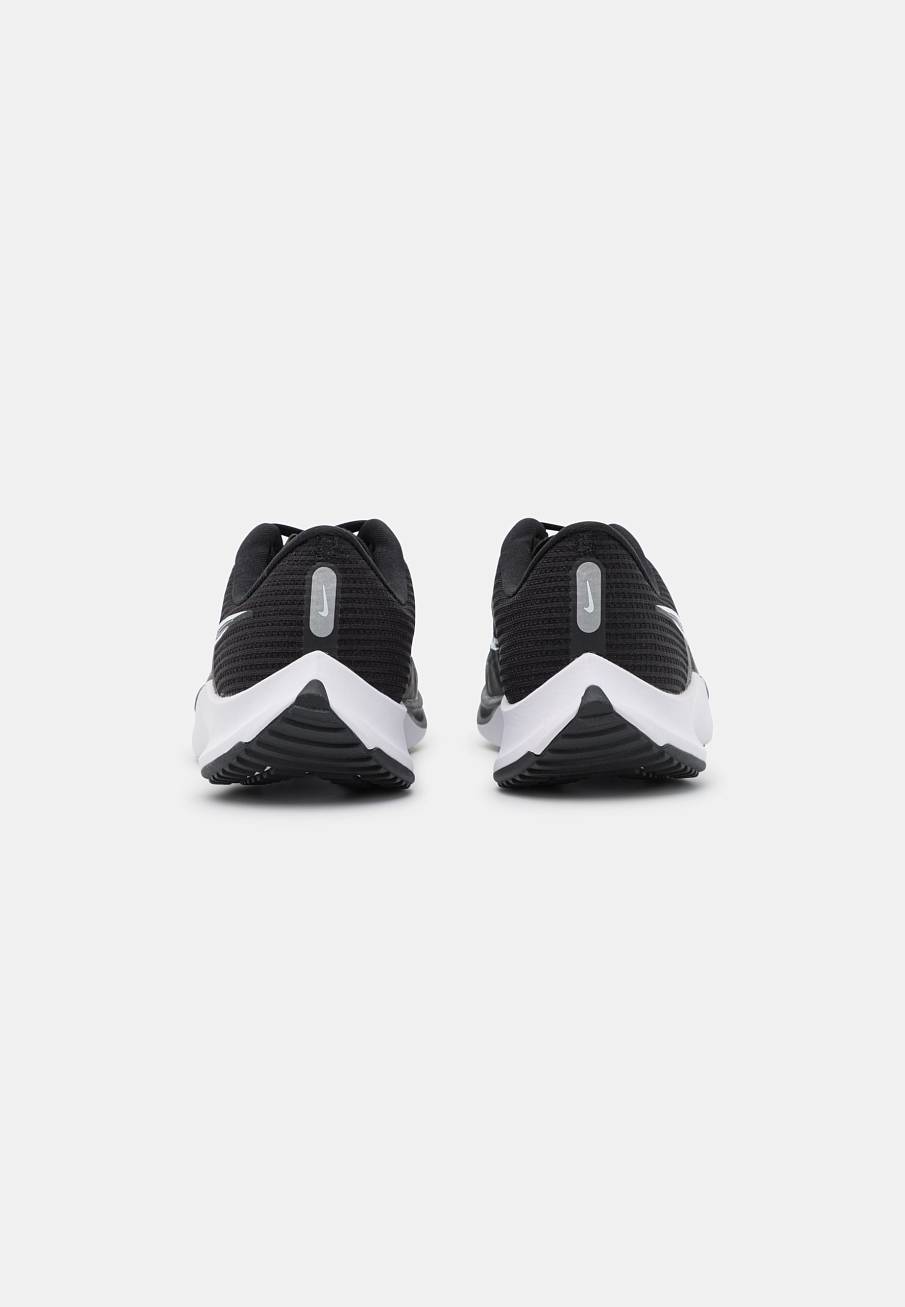 Фото № 2 с приближением к товару «‎Nike Air Zoom Rival Fly 3»