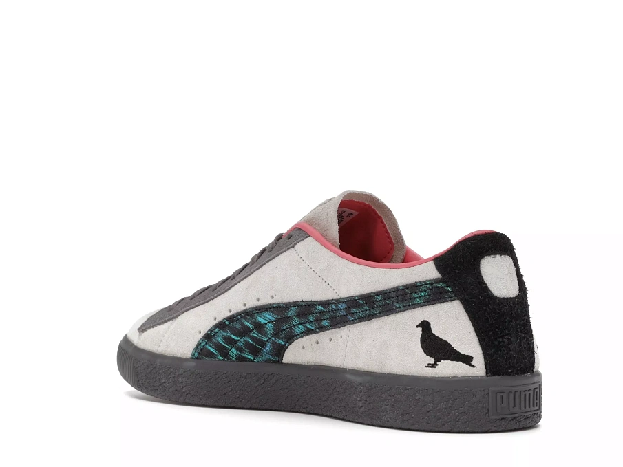 Фото № 2 с приближением к товару «‎Puma Suede atmos Staple»