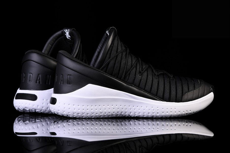 Фото № 2 с приближением к товару «‎Nike Air Jordan Flight Luxe Oreo »